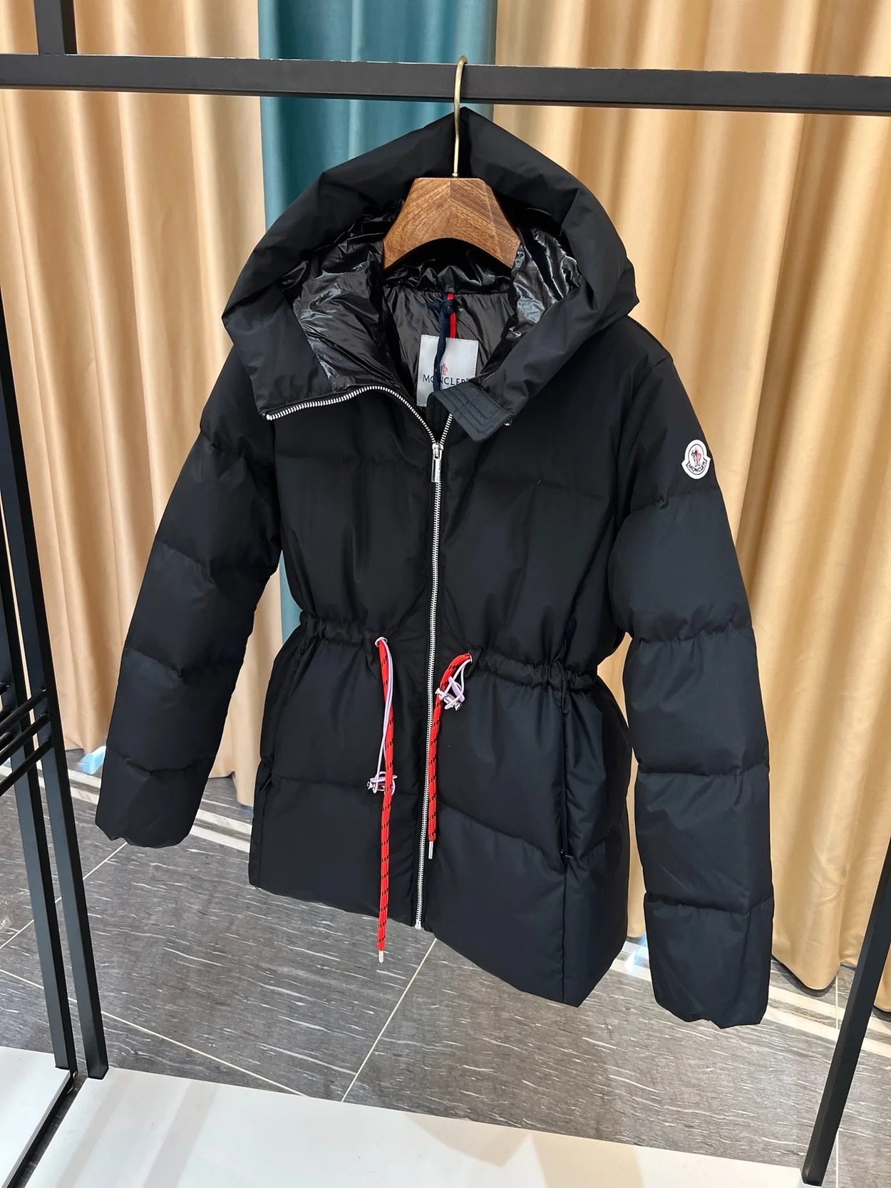 몽클레어 x 마이테레사 익스클루시브 다운 베스트