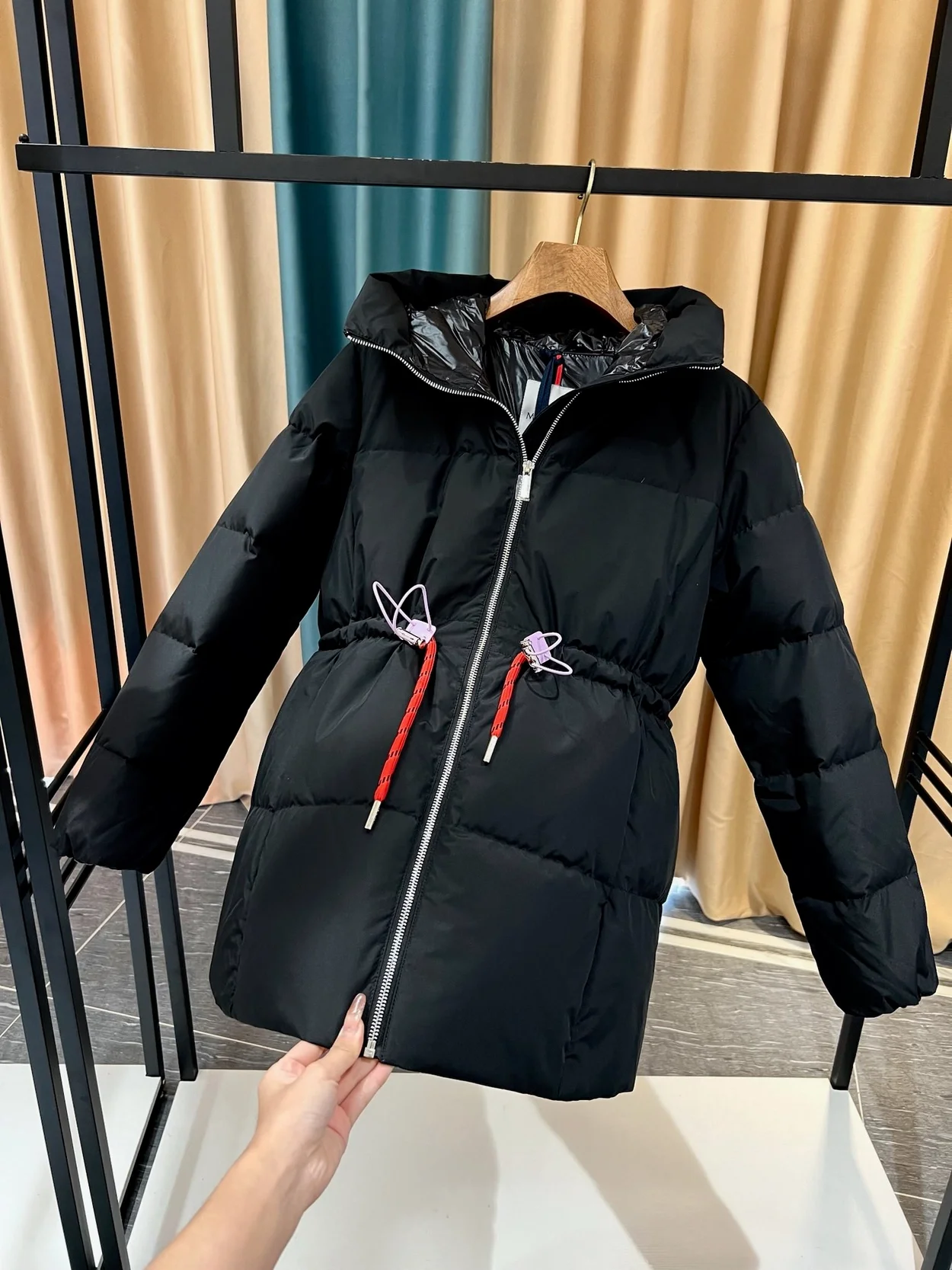 몽클레어 x 마이테레사 익스클루시브 다운 베스트