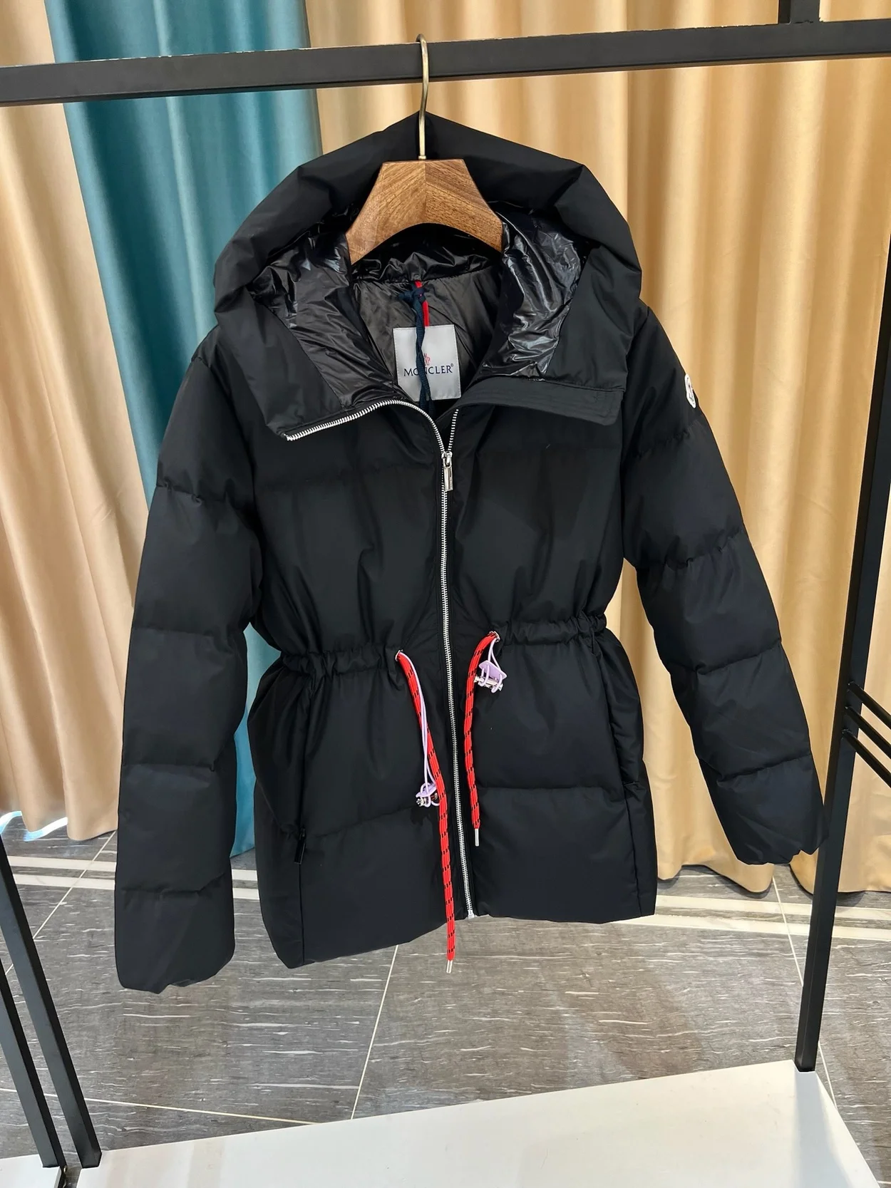 몽클레어 x 마이테레사 익스클루시브 다운 베스트