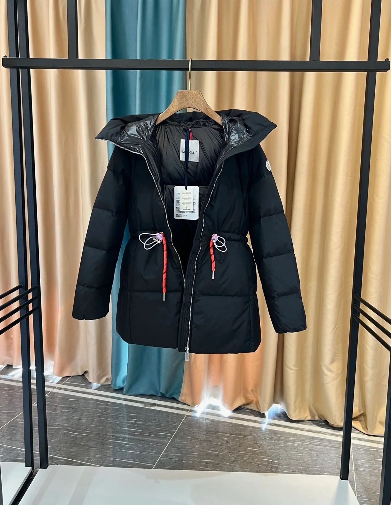 몽클레어 x 마이테레사 익스클루시브 다운 베스트