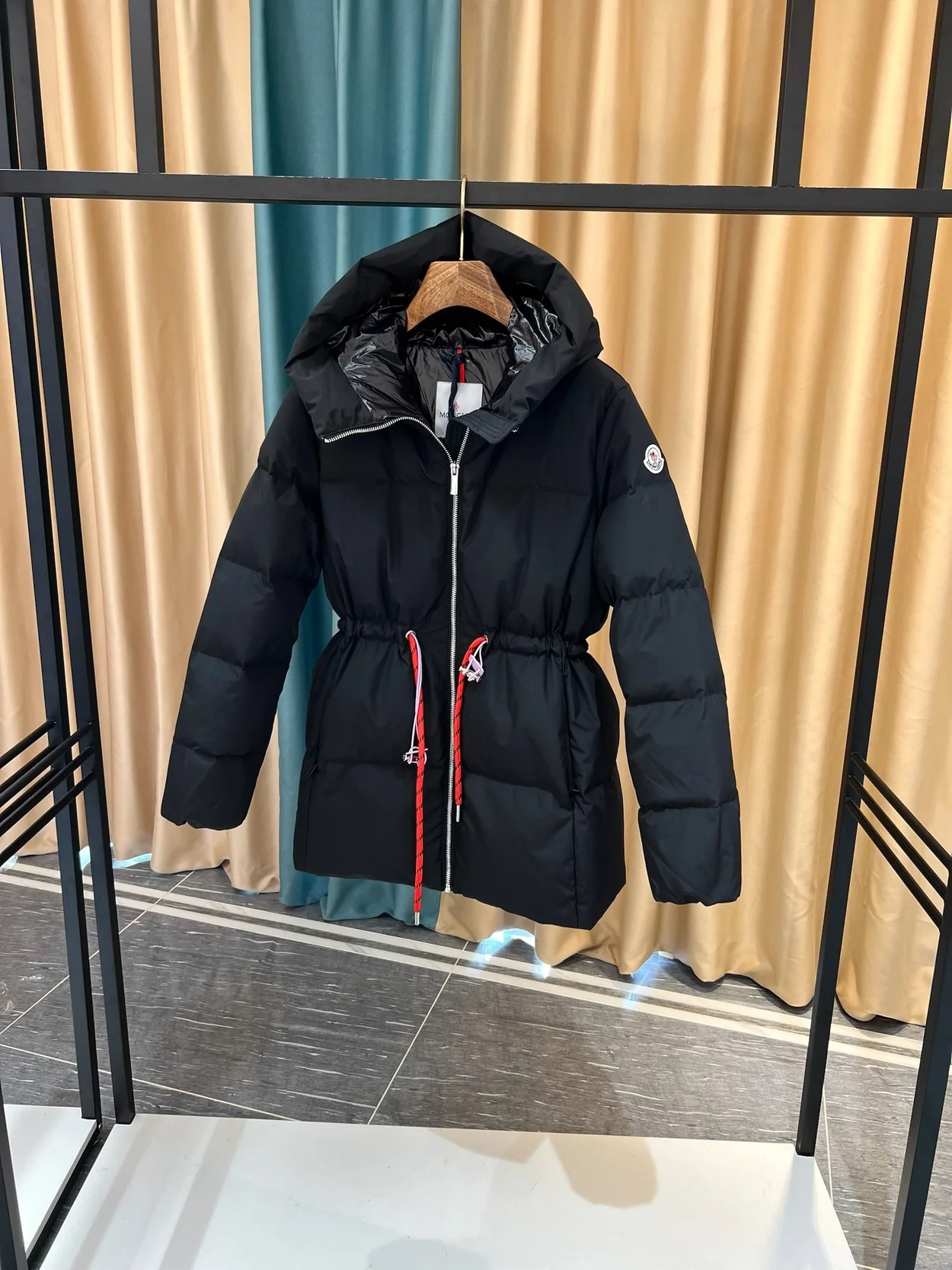 몽클레어 x 마이테레사 익스클루시브 다운 베스트