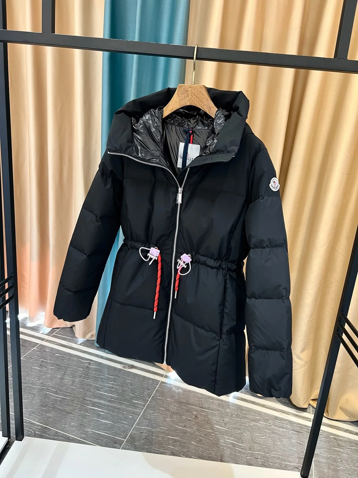 몽클레어 x 마이테레사 익스클루시브 다운 베스트