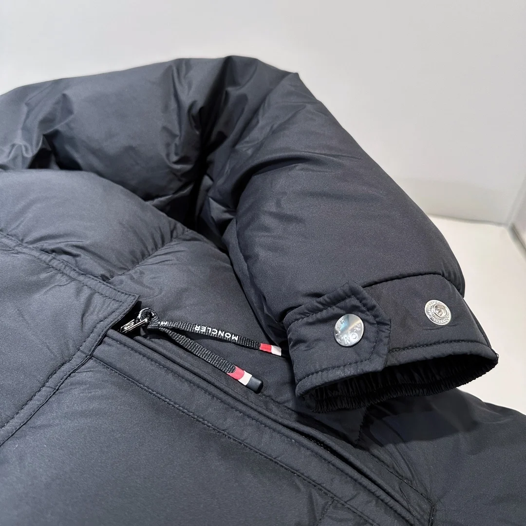 몽클레어 Braye 쇼트 패딩 점퍼