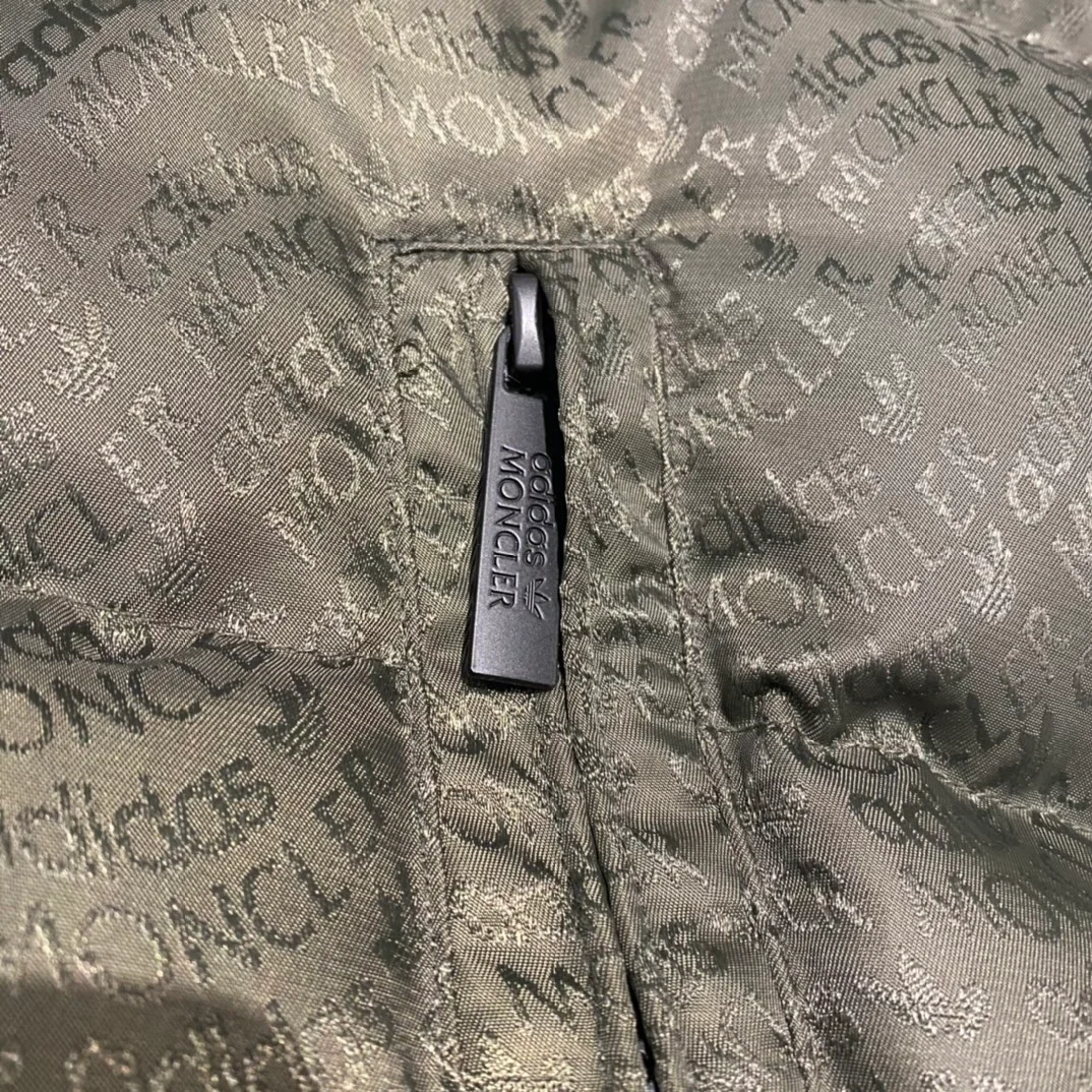 몽클레어 Alpbach 쇼트 다운 자켓 카키