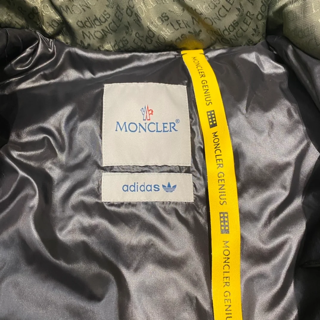 몽클레어 Alpbach 쇼트 다운 자켓 카키