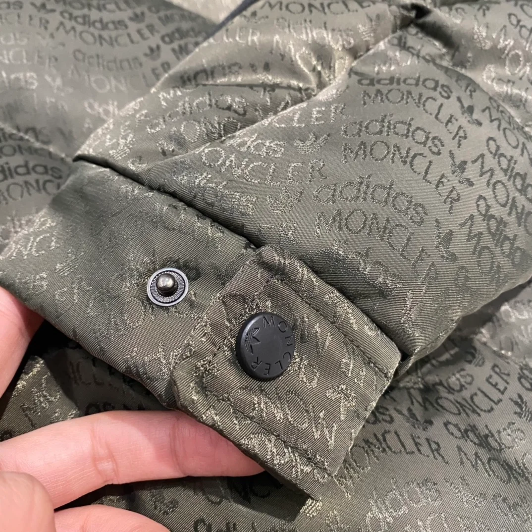 몽클레어 Alpbach 쇼트 다운 자켓 카키