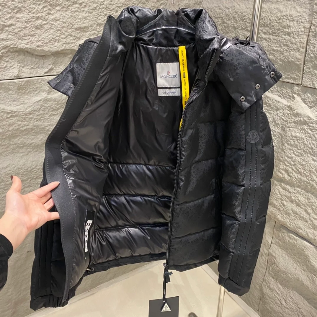 몽클레어 Alpbach 쇼트 다운 자켓 블랙