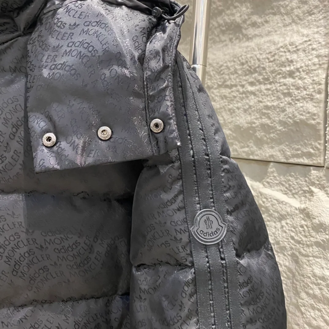 몽클레어 Alpbach 쇼트 다운 자켓 블랙