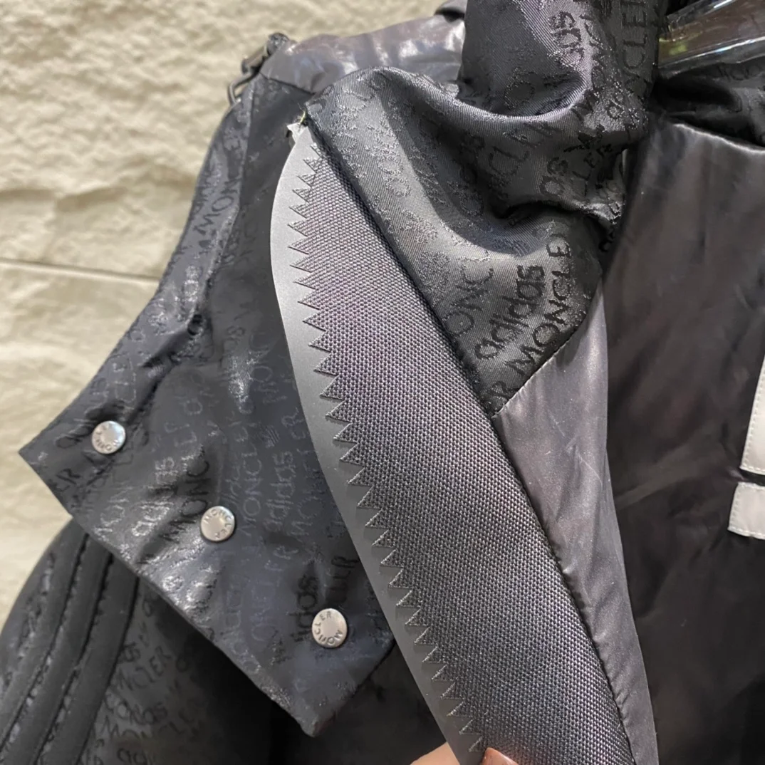 몽클레어 Alpbach 쇼트 다운 자켓 블랙