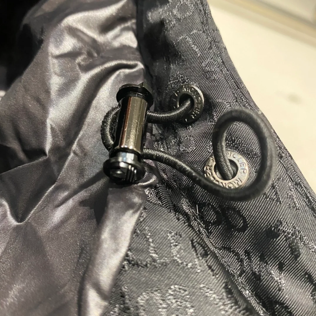 몽클레어 Alpbach 쇼트 다운 자켓 블랙