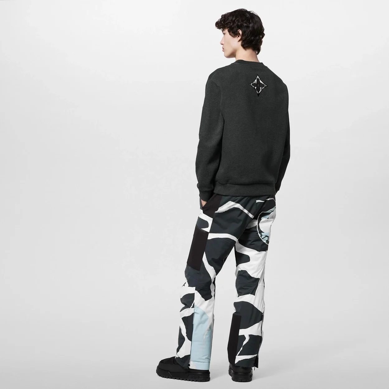 루이비통 LV 스키 코튼 크루넥 1AFAZI