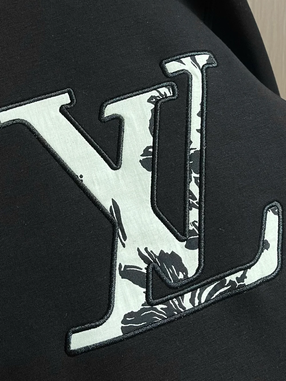 루이비통 LV 스키 코튼 크루넥 1AFAZI