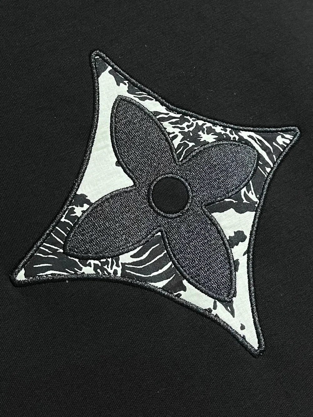 루이비통 LV 스키 코튼 크루넥 1AFAZI