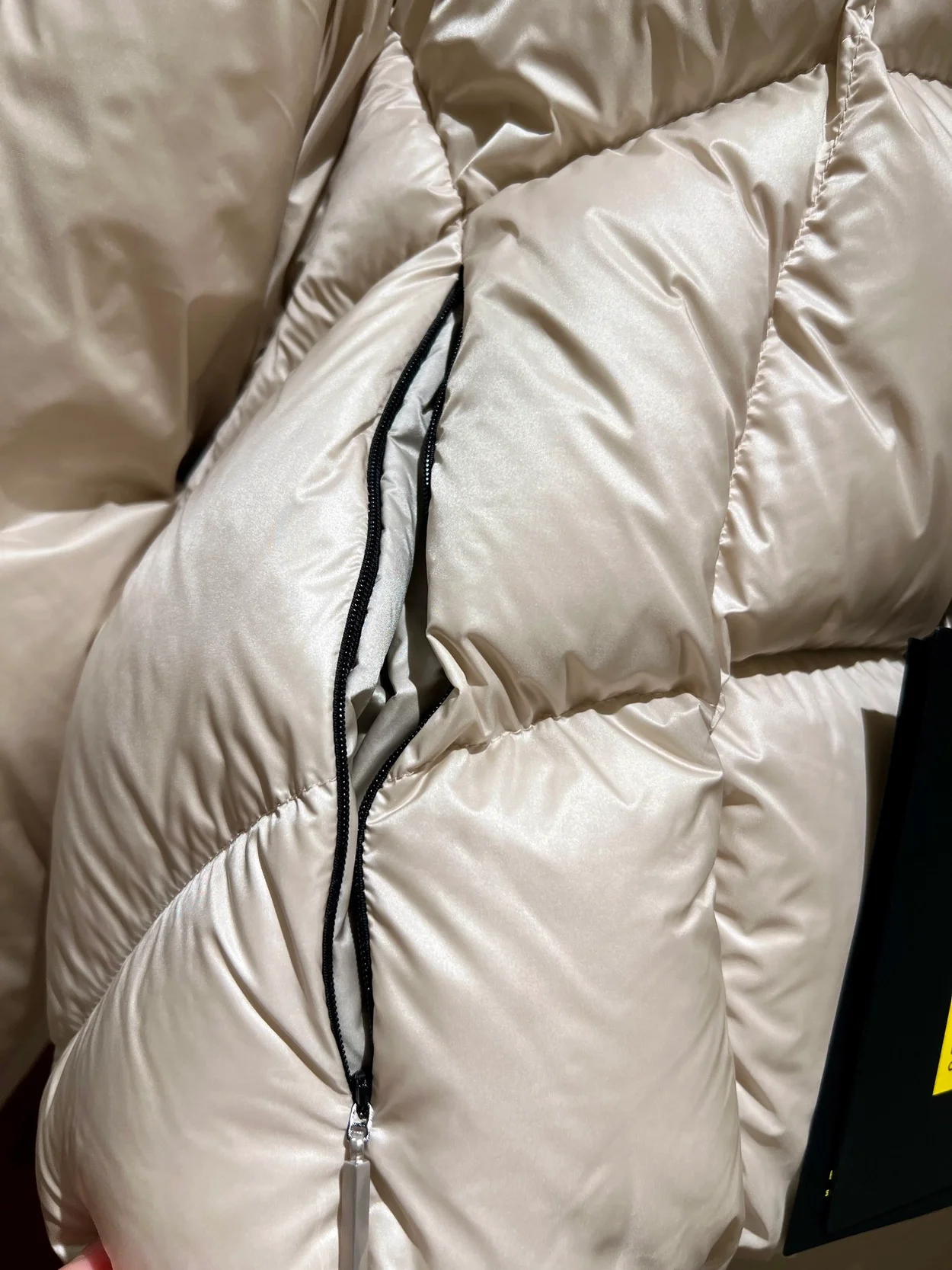 몽클레어 x 아디다스 푸신 크롭 푸퍼 자켓