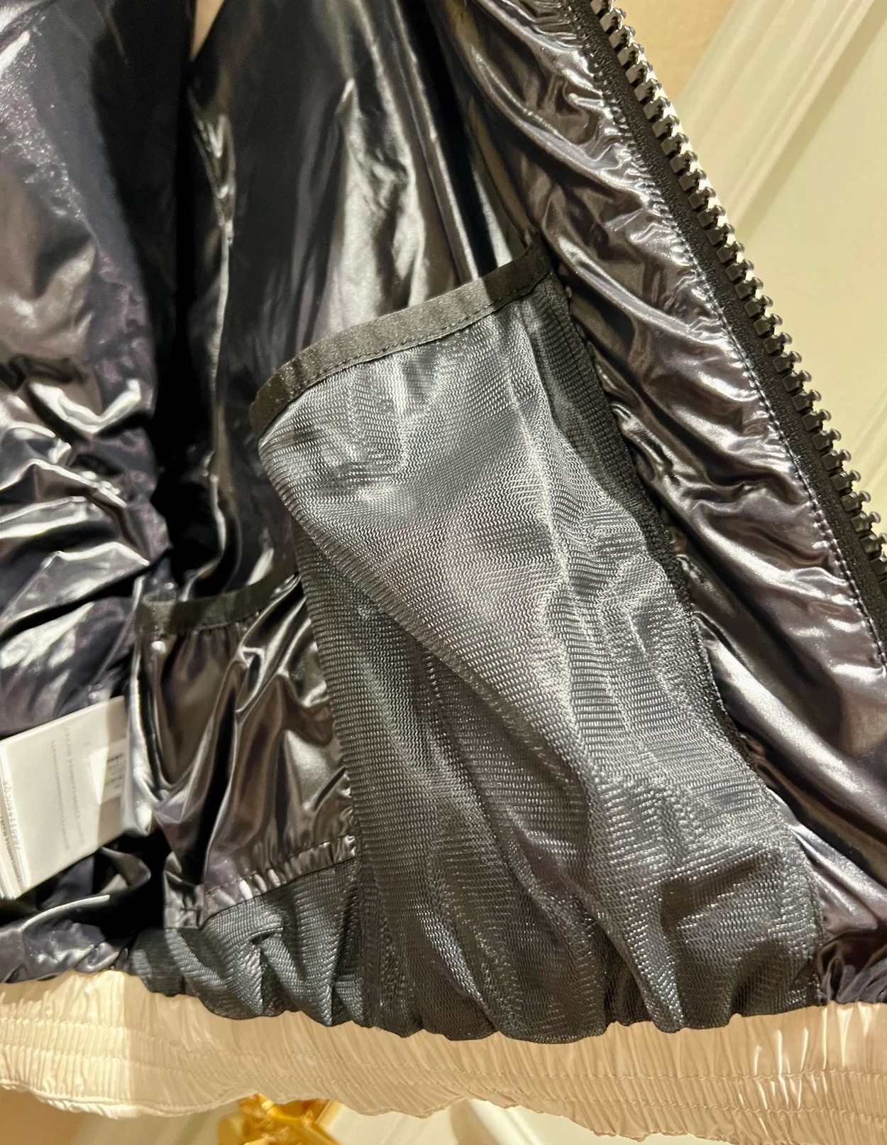 몽클레어 x 아디다스 푸신 크롭 푸퍼 자켓