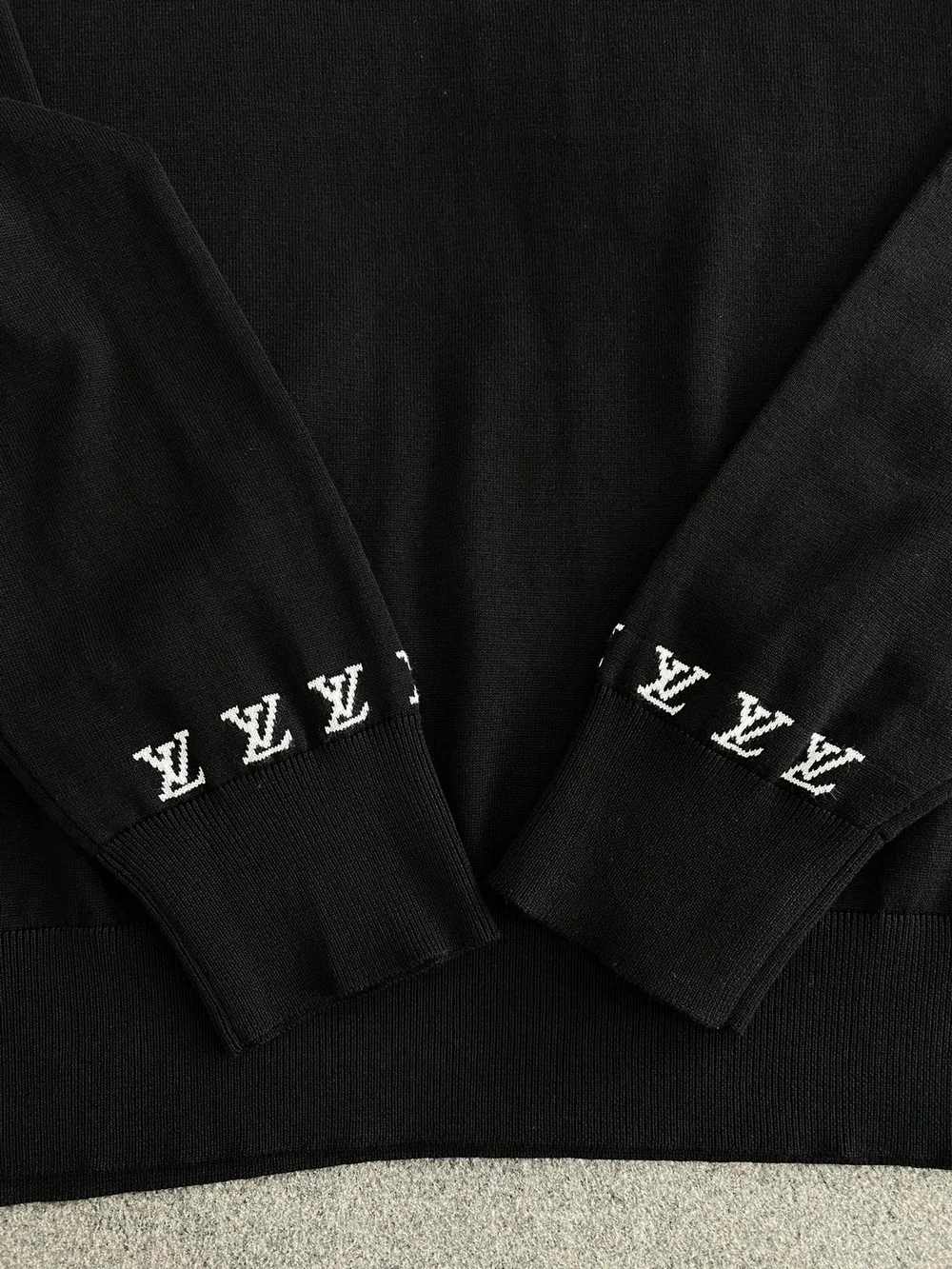 루이비통 롱 슬리브드 코튼 크루넥 1AFQSN 350