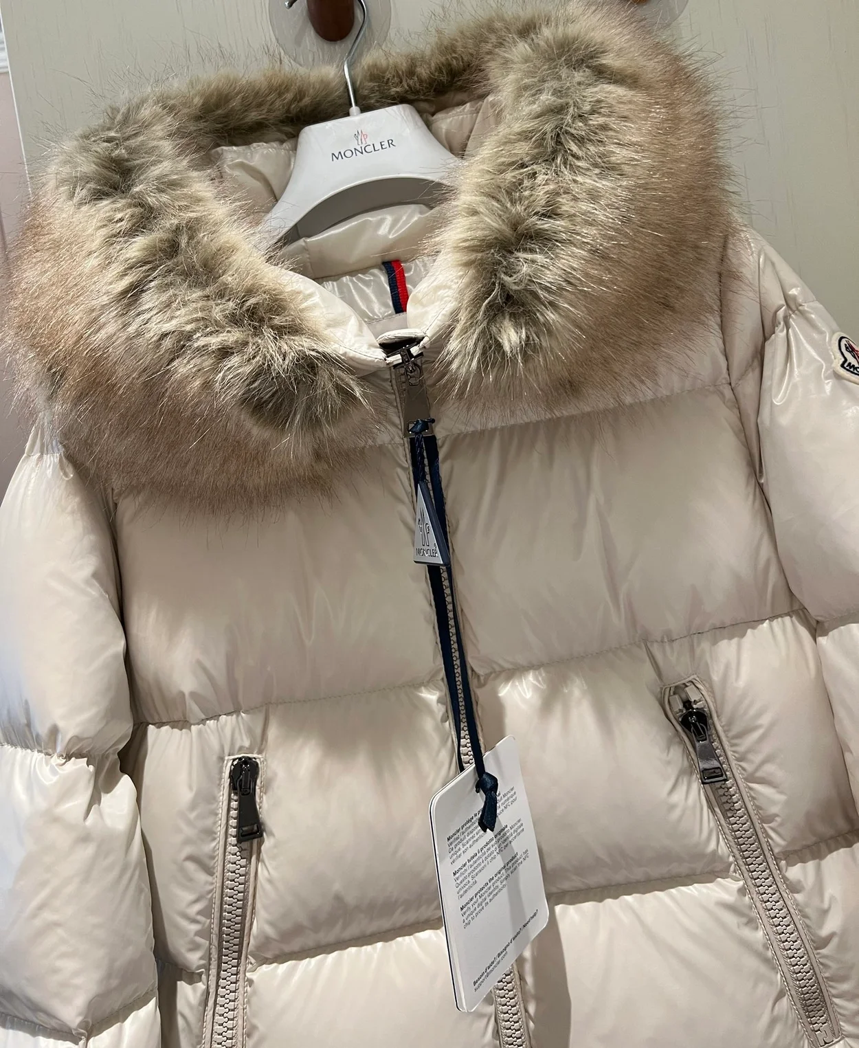 몽클레어 라치에 후드 다운 자켓