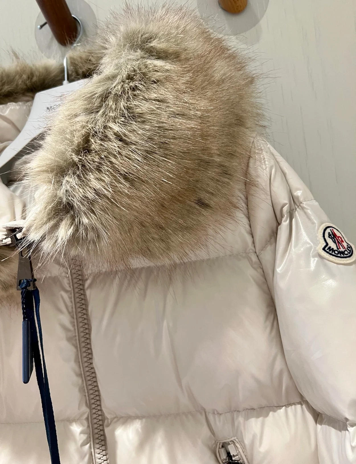 몽클레어 라치에 후드 다운 자켓