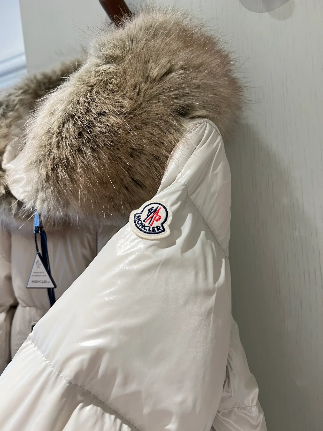 몽클레어 라치에 후드 다운 자켓