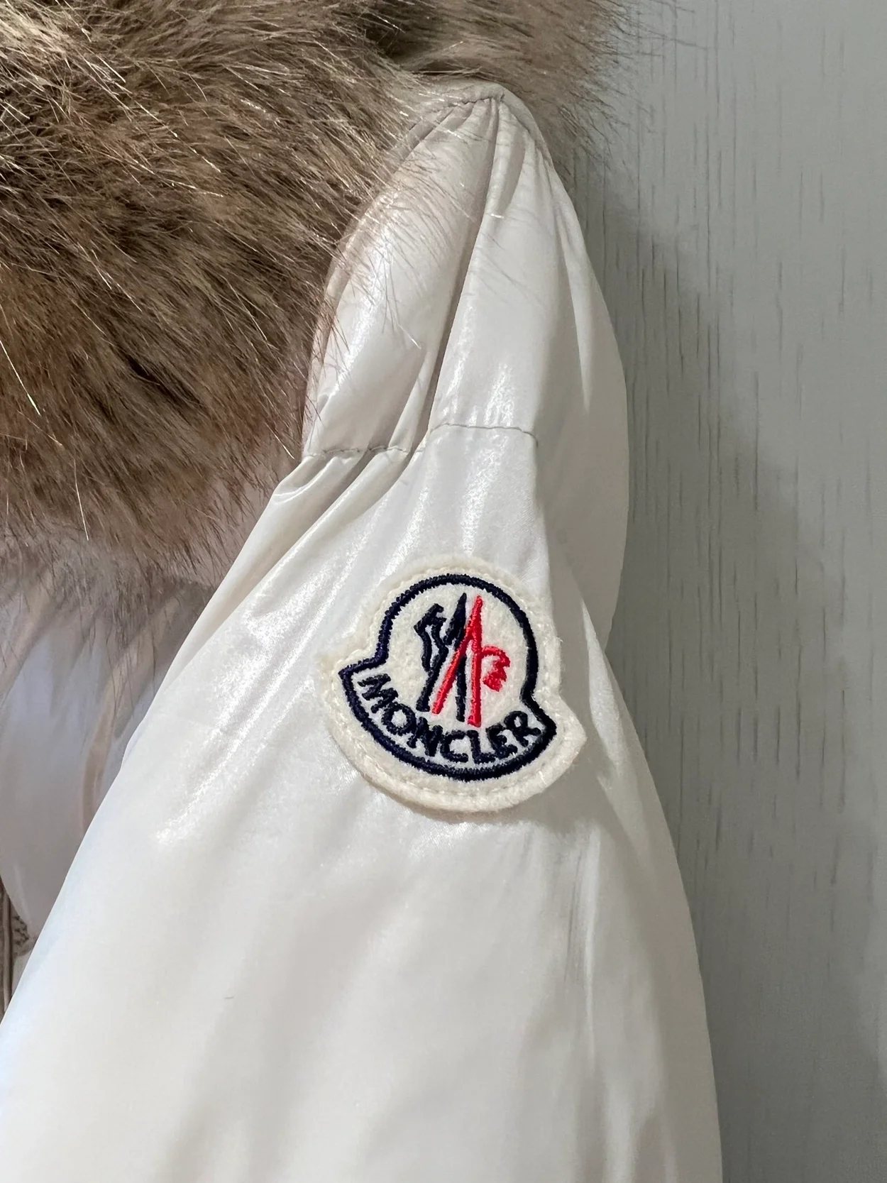 몽클레어 라치에 후드 다운 자켓