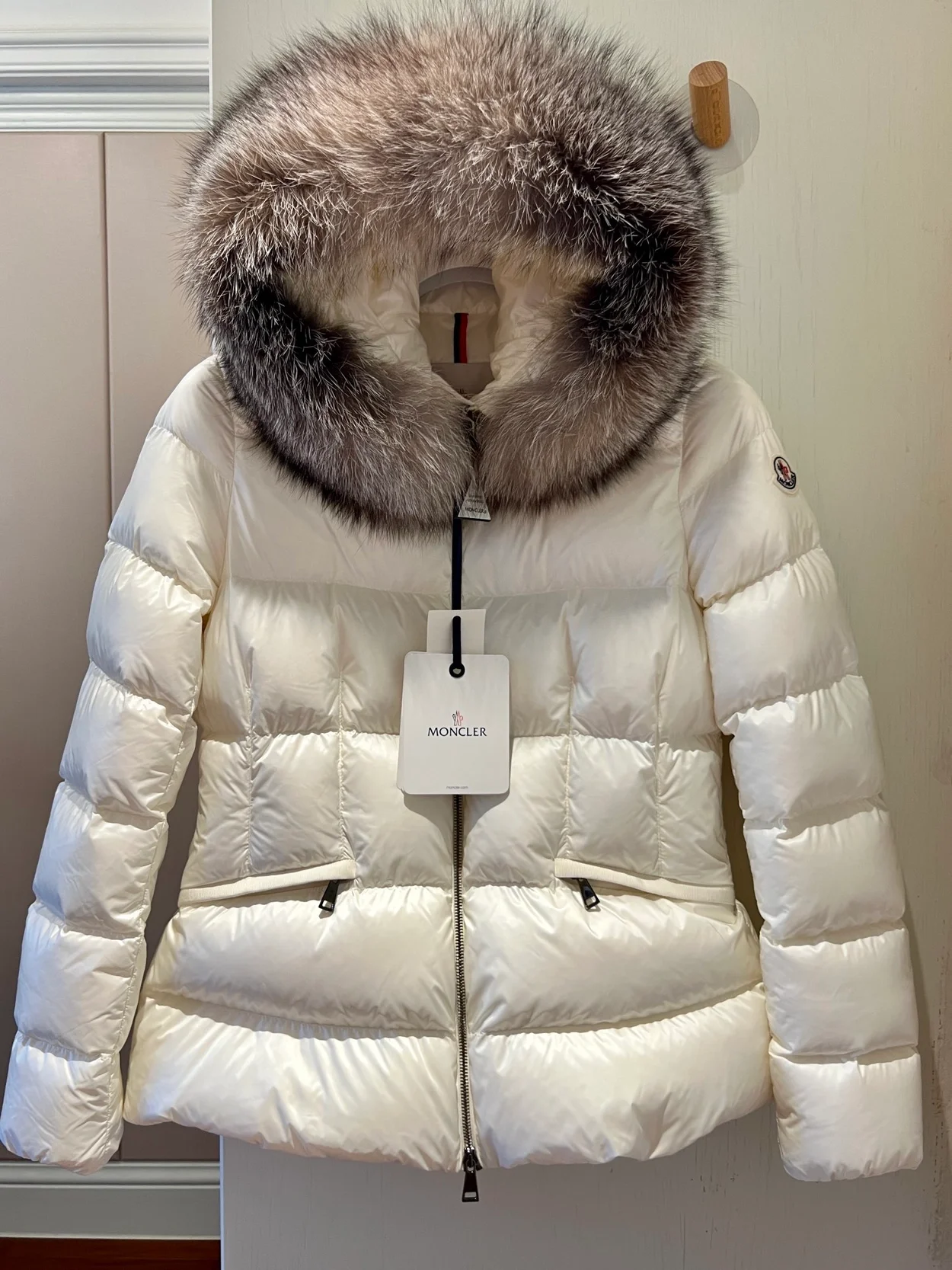 몽클레어 BOED 화이트 퍼후드 패딩 자켓