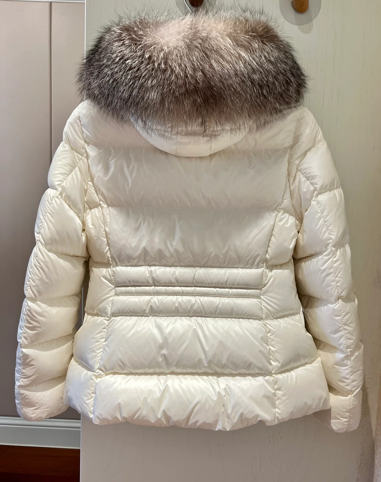 몽클레어 BOED 화이트 퍼후드 패딩 자켓