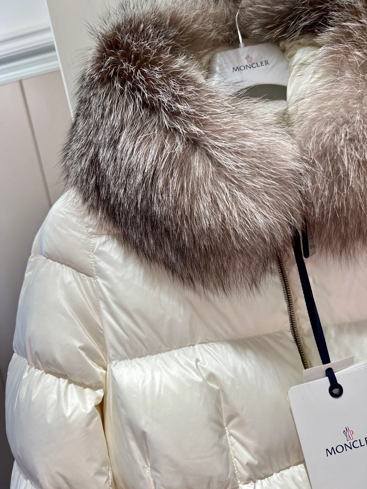 몽클레어 BOED 화이트 퍼후드 패딩 자켓