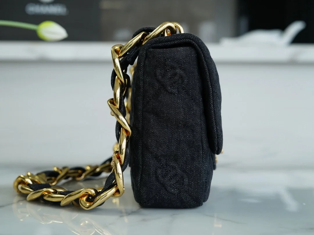 샤넬 블루 cc 퀄트 데님 미디움 체인백