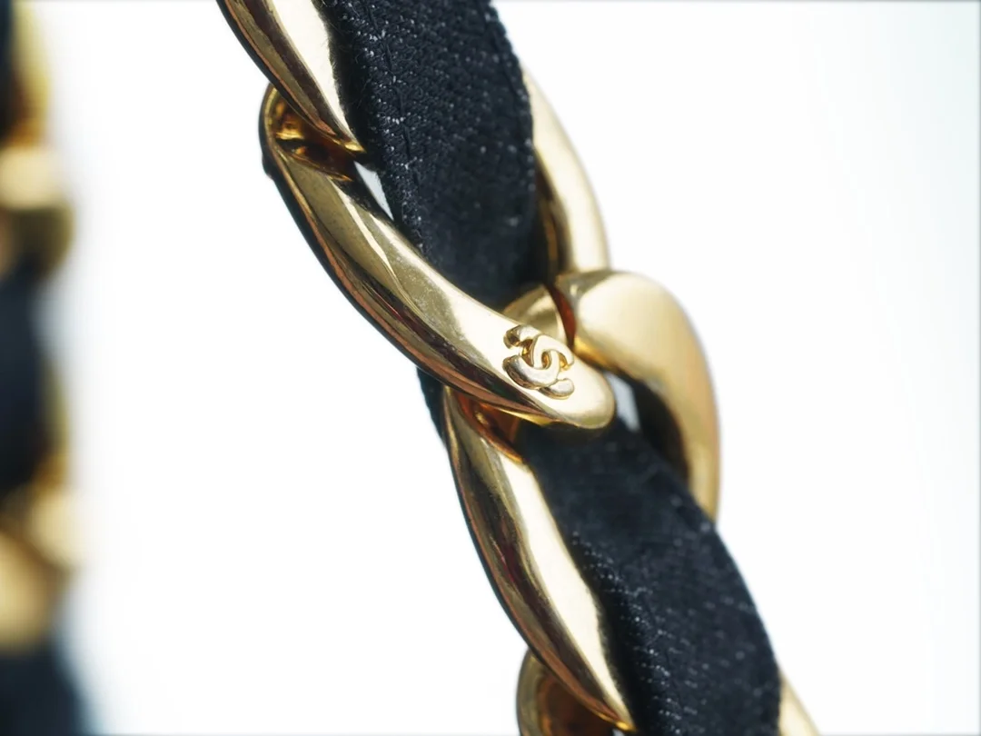 샤넬 블루 cc 퀄트 데님 미디움 체인백