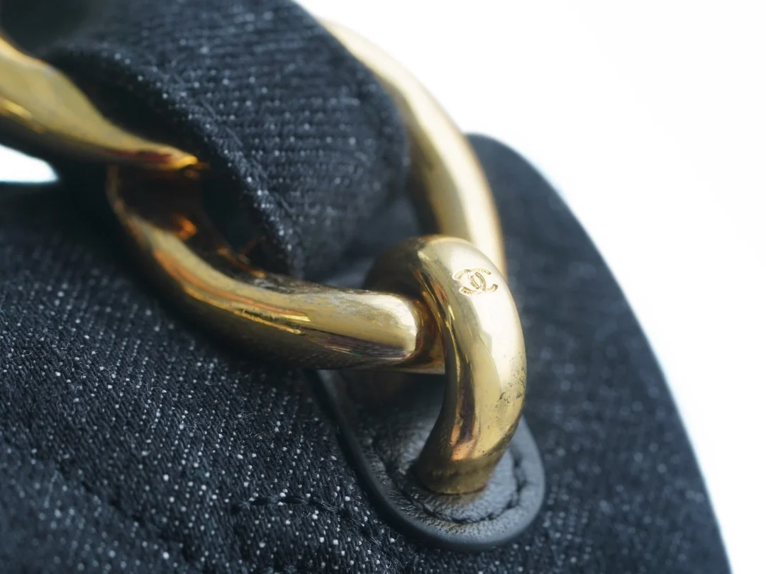 샤넬 블루 cc 퀄트 데님 미디움 체인백