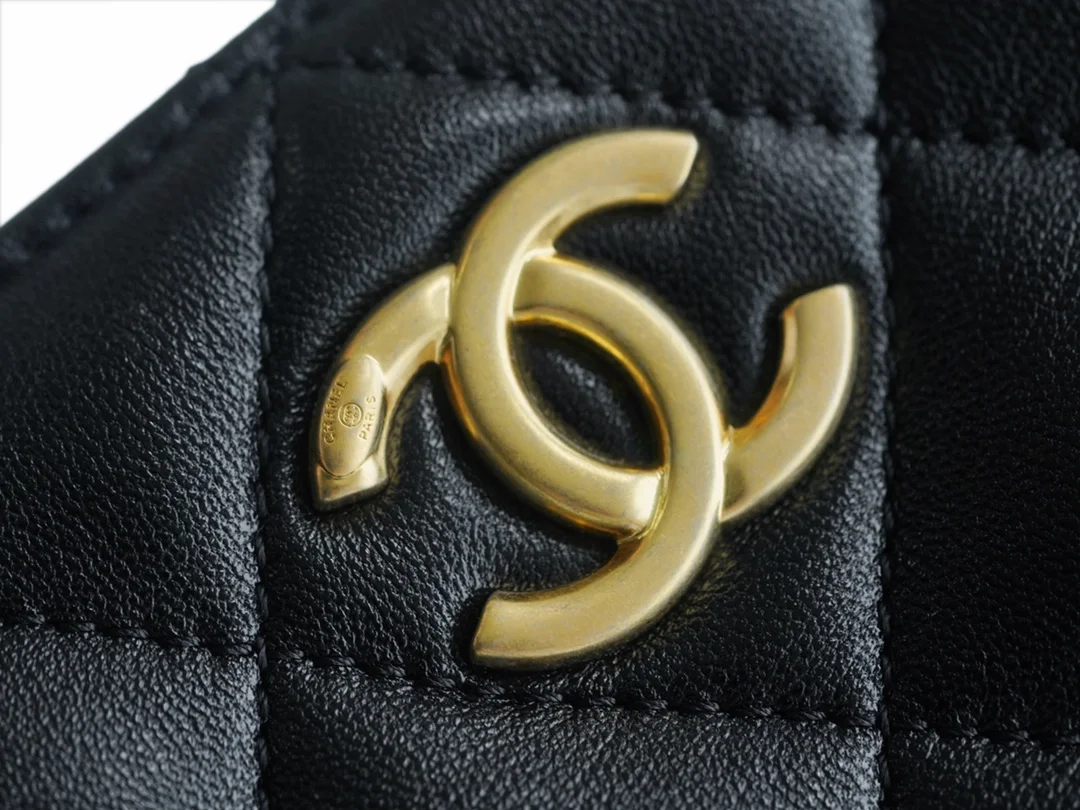 샤넬 블랙 레더 CC 로고 크로스백