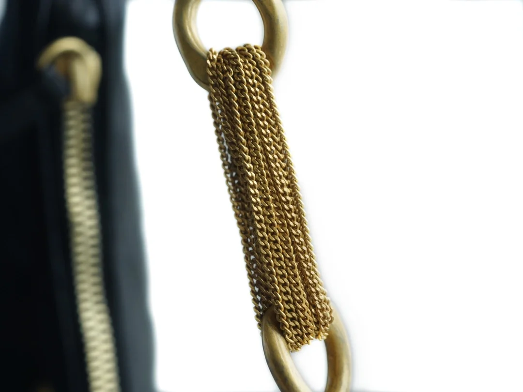 샤넬 블랙 레더 CC 로고 크로스백