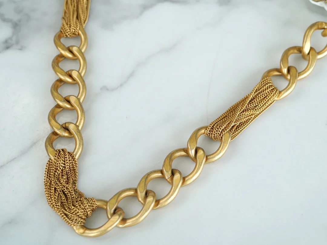 샤넬 화이트 레더 CC 로고 크로스백