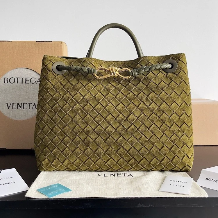 보테가 베네타 미디엄 안디아모 스웨이드