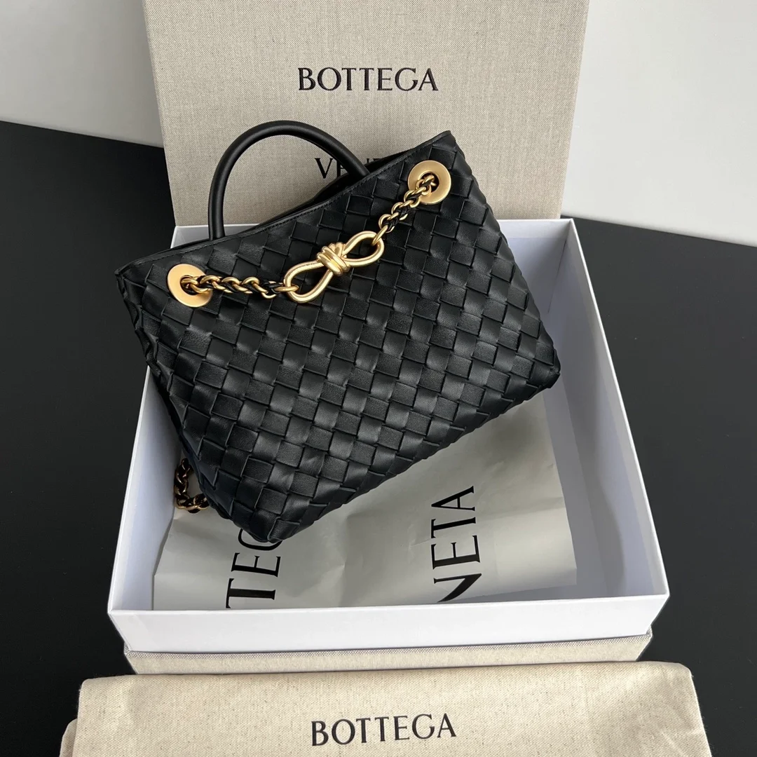 보테가 베네타 스몰 안디아모 체인백 블랙