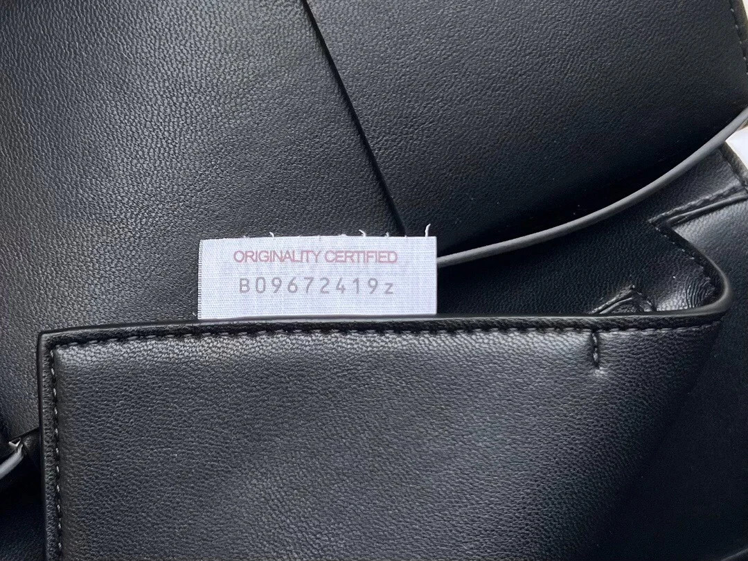 보테가 베네타 아르코 토트백 블랙