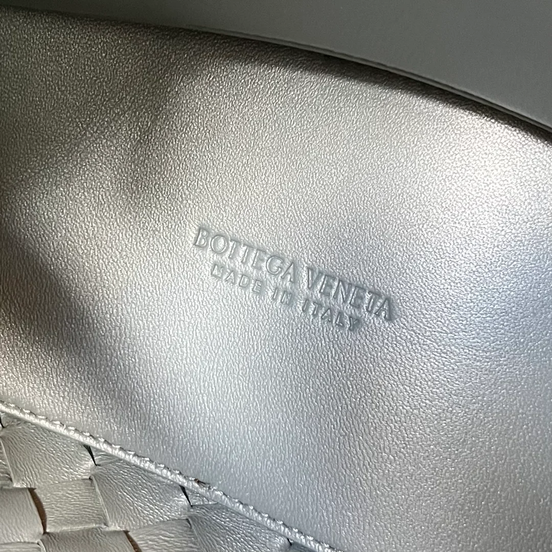 보테가 베네타 스몰 안디아모 백 아게이트 그레이