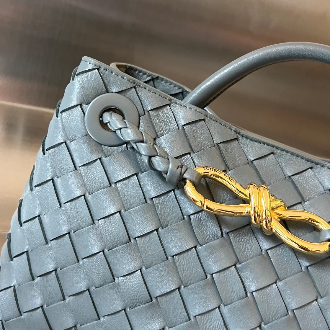 보테가 베네타 스몰 안디아모 백 아게이트 그레이