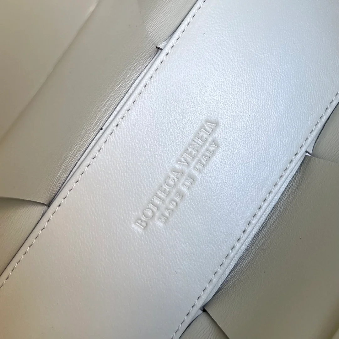 보테가 베네타 아르코 토트백 투톤 블랙