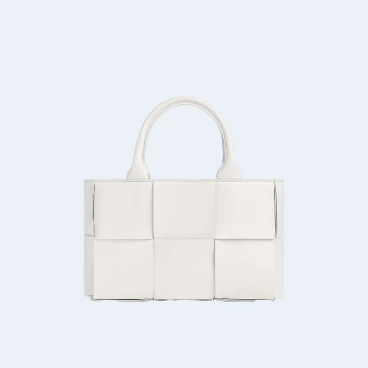 보테가 베네타 아르코 토트백 화이트