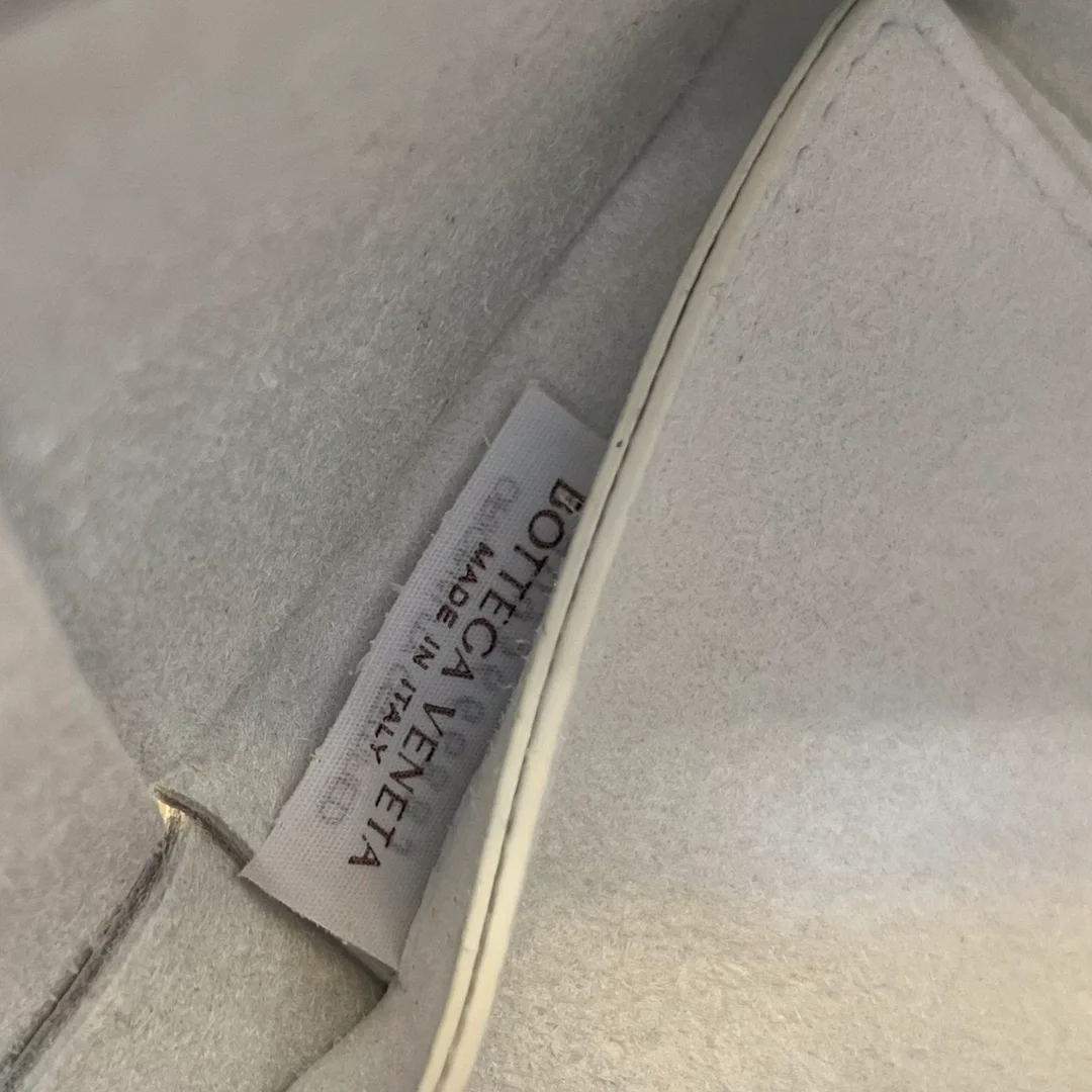 보테가 베네타 아르코 토트백 화이트