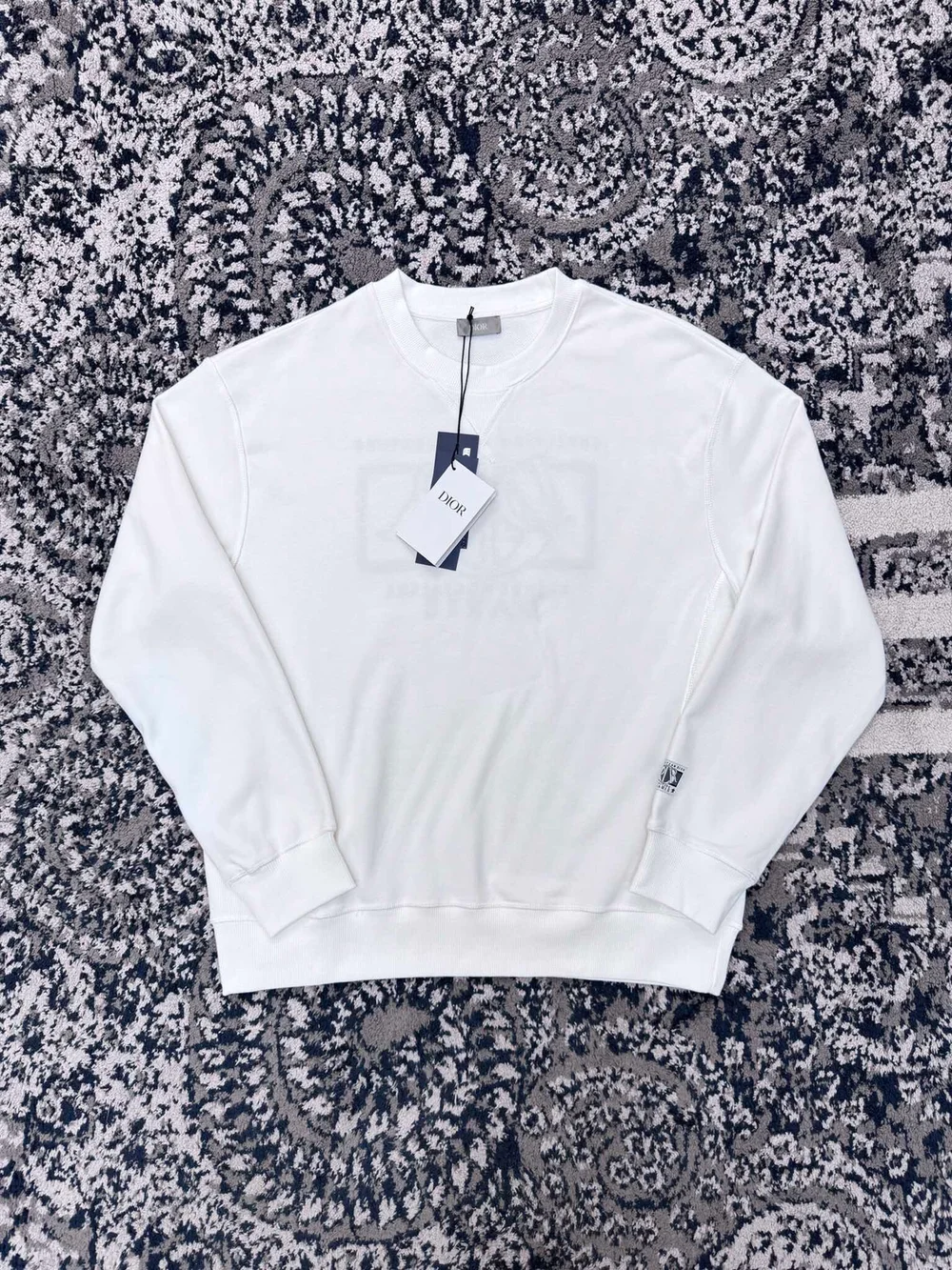 디올 참 캐주얼 핏 스웨트셔츠 화이트