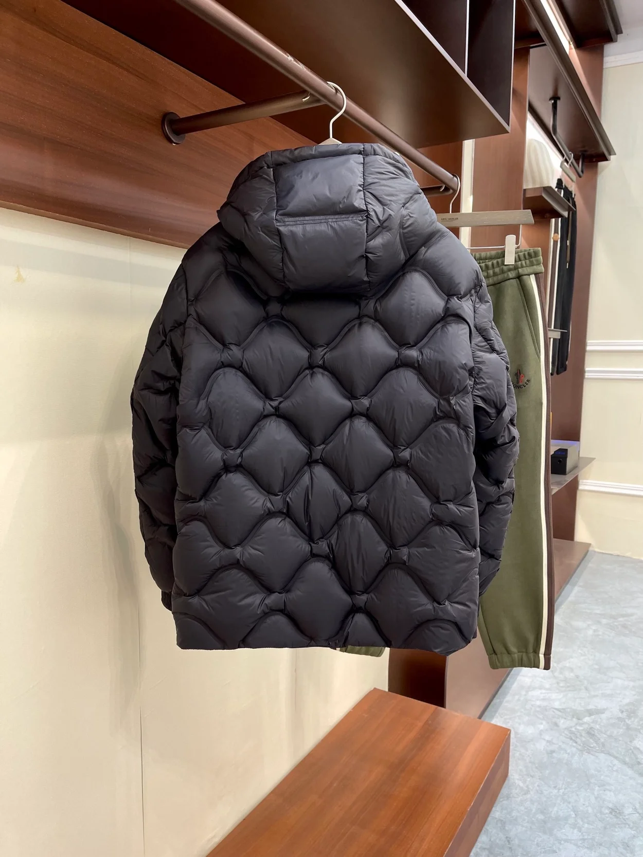 몽클레어 소울리어 쇼트 다운 재킷