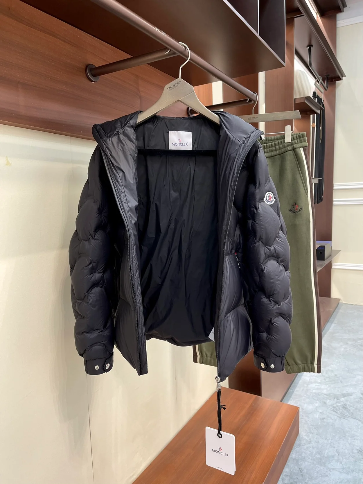 몽클레어 소울리어 쇼트 다운 재킷