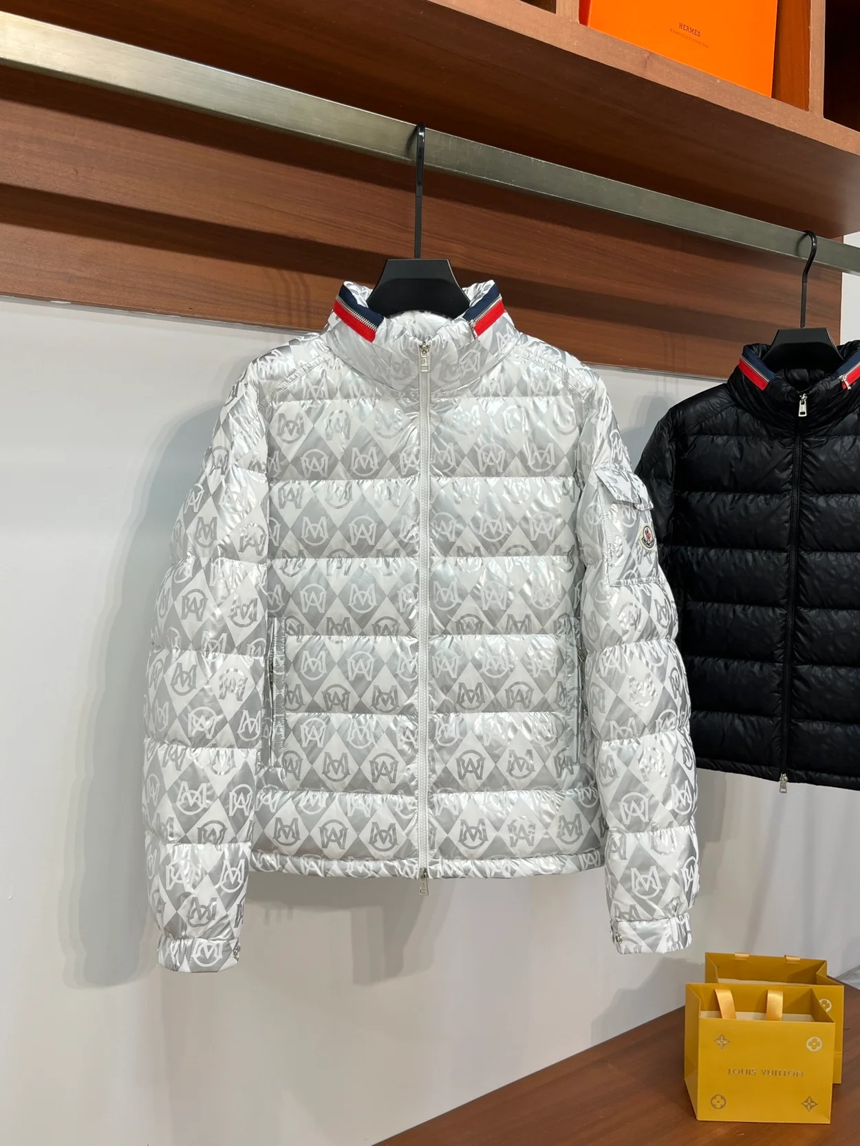 몽클레어 보르네 다운 자켓