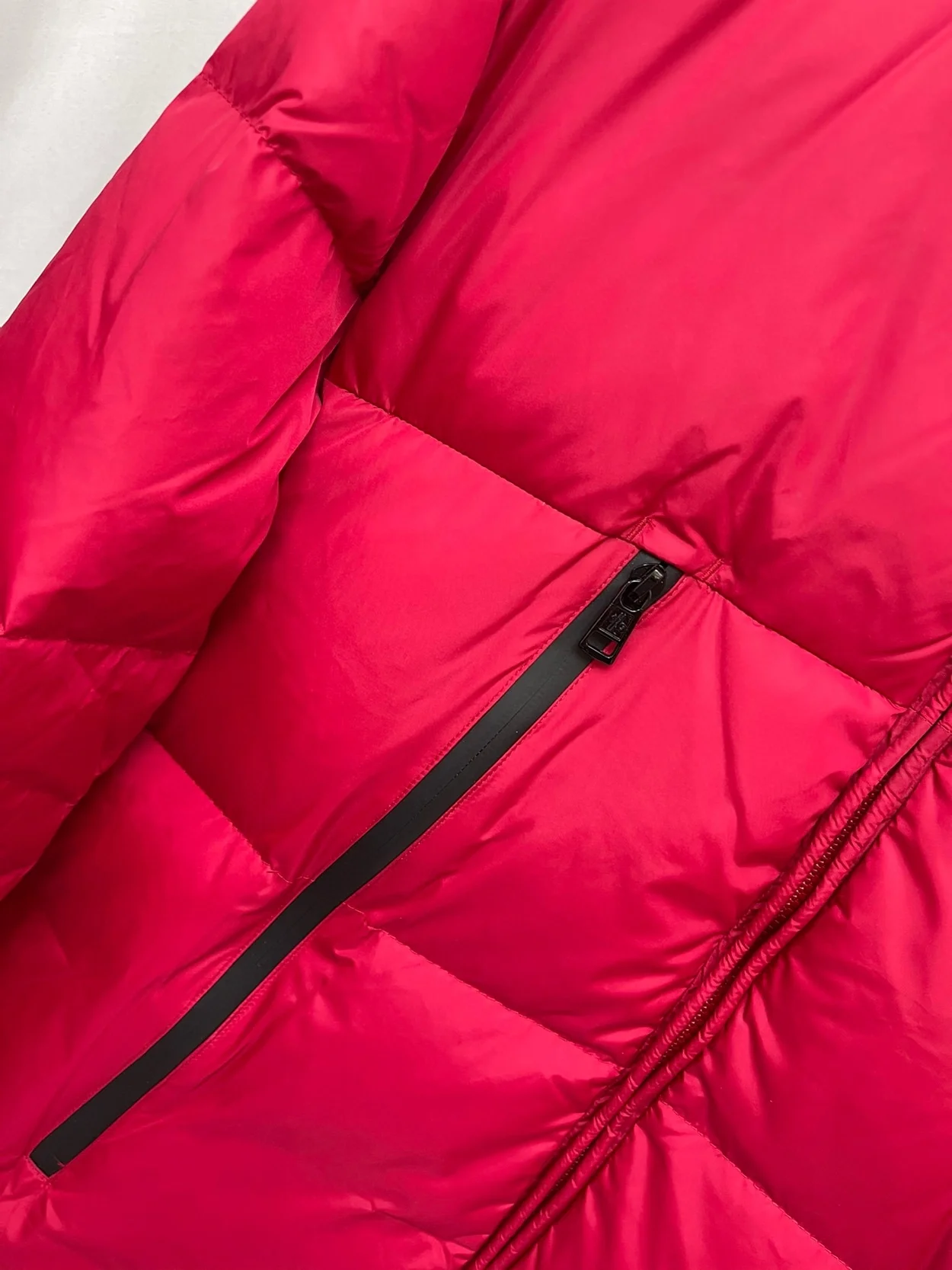 몽클레어 몬트클라 쇼트 다운 자켓 레드