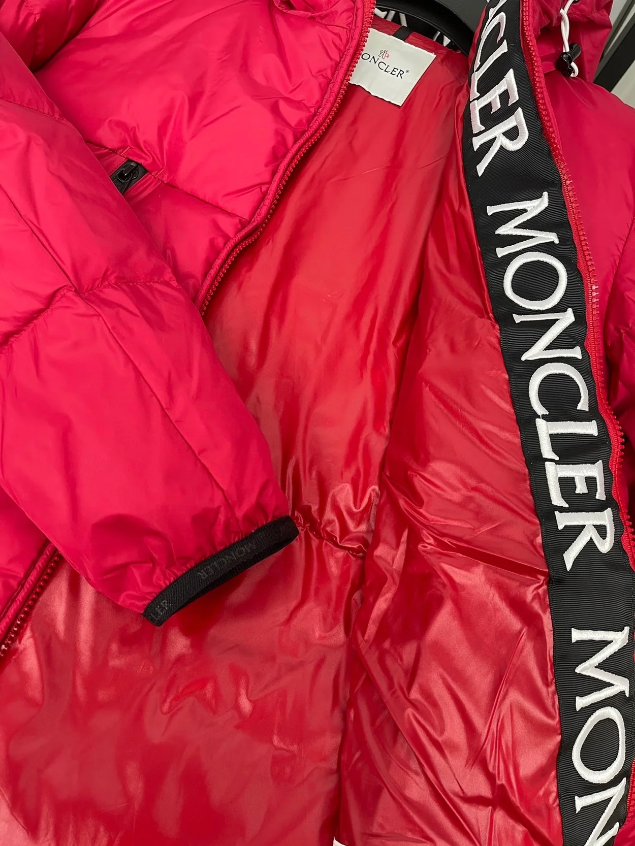 몽클레어 몬트클라 쇼트 다운 자켓 레드