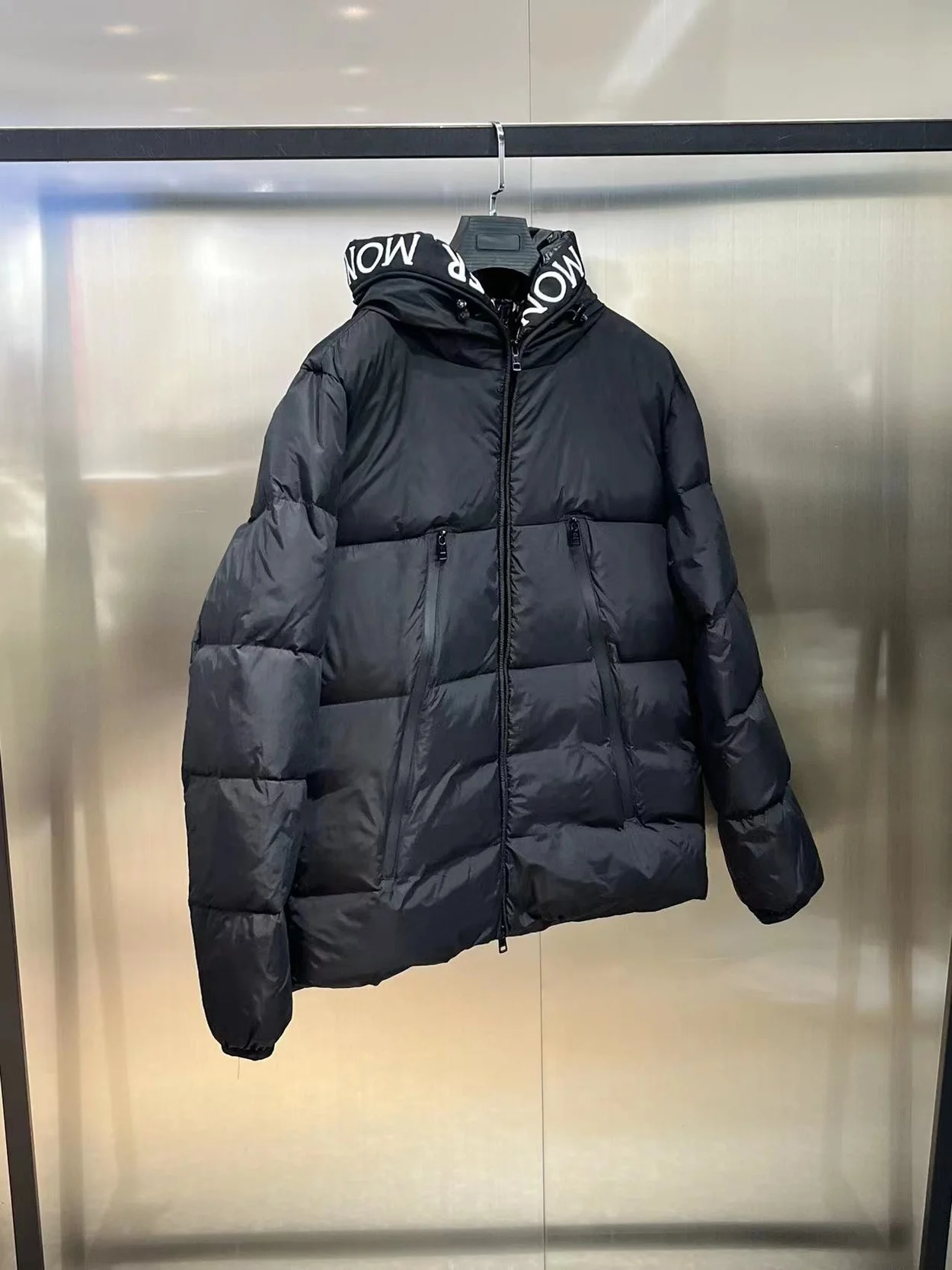 몽클레어 몬트클라 쇼트 다운 자켓 블랙