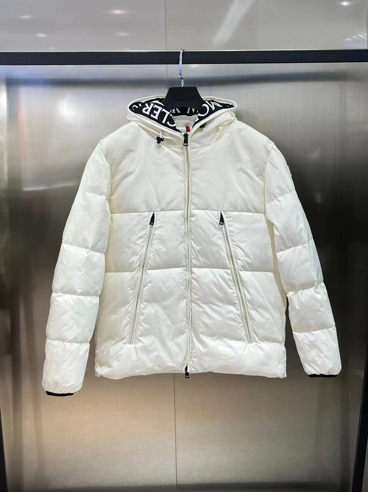 몽클레어 로고 패치 패딩 자켓