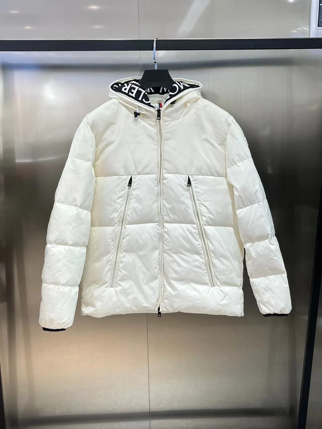 몽클레어 로고 패치 패딩 자켓